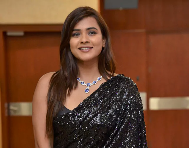 Hebah Patel Black Saree Photos